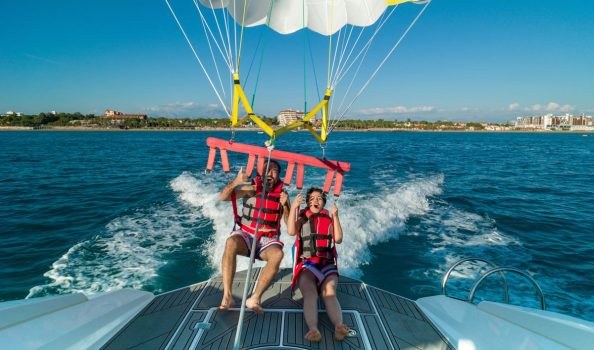 Read more about the article Is Parasailing Safe (YES and NO!) ?