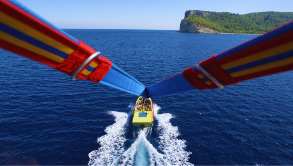 Read more about the article Parasailing Weight Limit: Essential Guidelines for Safe Adventure