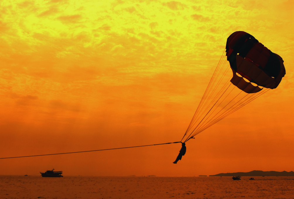 Read more about the article Weight Limit for 2 Person Parasailing: What You Need to Know