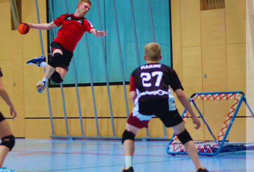 Read more about the article What Is Tchoukball and How Is It Played? Rules and Techniques